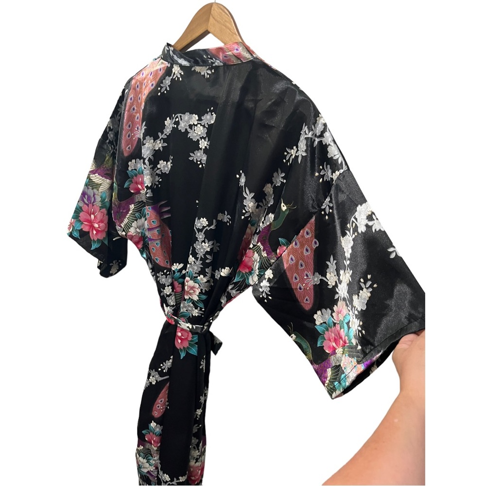TANGYIHUI SILKY SATIN BLACK FLORAL PEACOCK ROBE WITH MATCHING BELT SIZE XXL - Picture 13 of 16